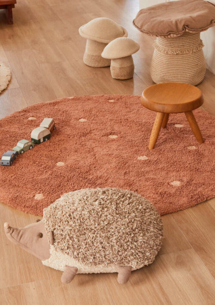 Lorena Canals waschbarer Kinderteppich rund mit Punkten Kastanienbraun