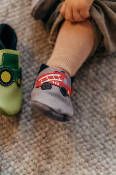 Orangenkinder Krabbelschuhe Feuerwehrauto 22/23