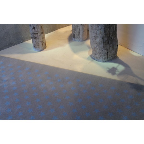 Lorena Canals Teppich grau Sterne blau