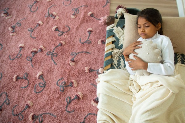 Lorena Canals waschbarer Kinderteppich English Garden Rosa