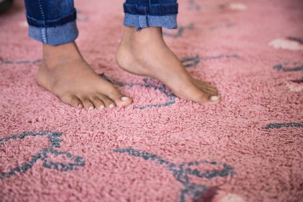 Lorena Canals waschbarer Kinderteppich English Garden Rosa