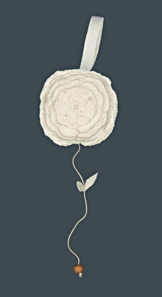 Taftan Spieluhr Häkelblume weiss