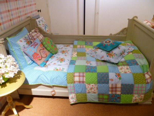 Room Seven Kissenbezug Flowers 50x50 hellblau