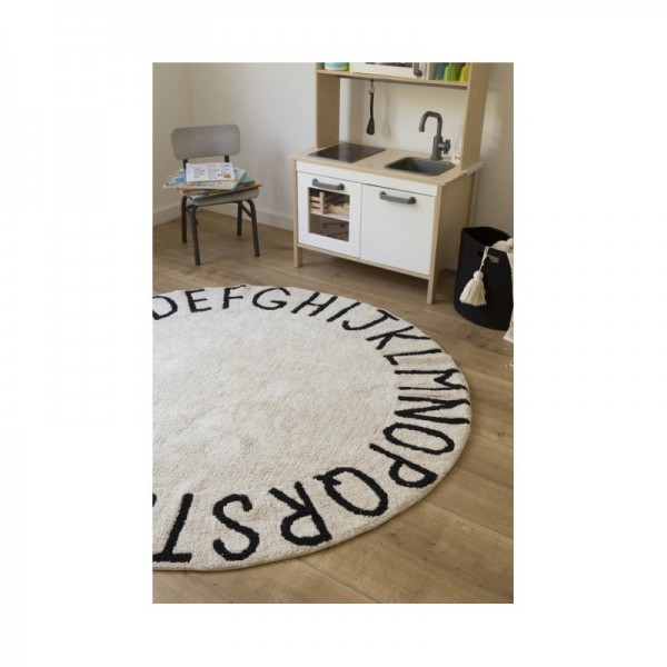 Lorena Canals runder Kinderteppich ABC natural black